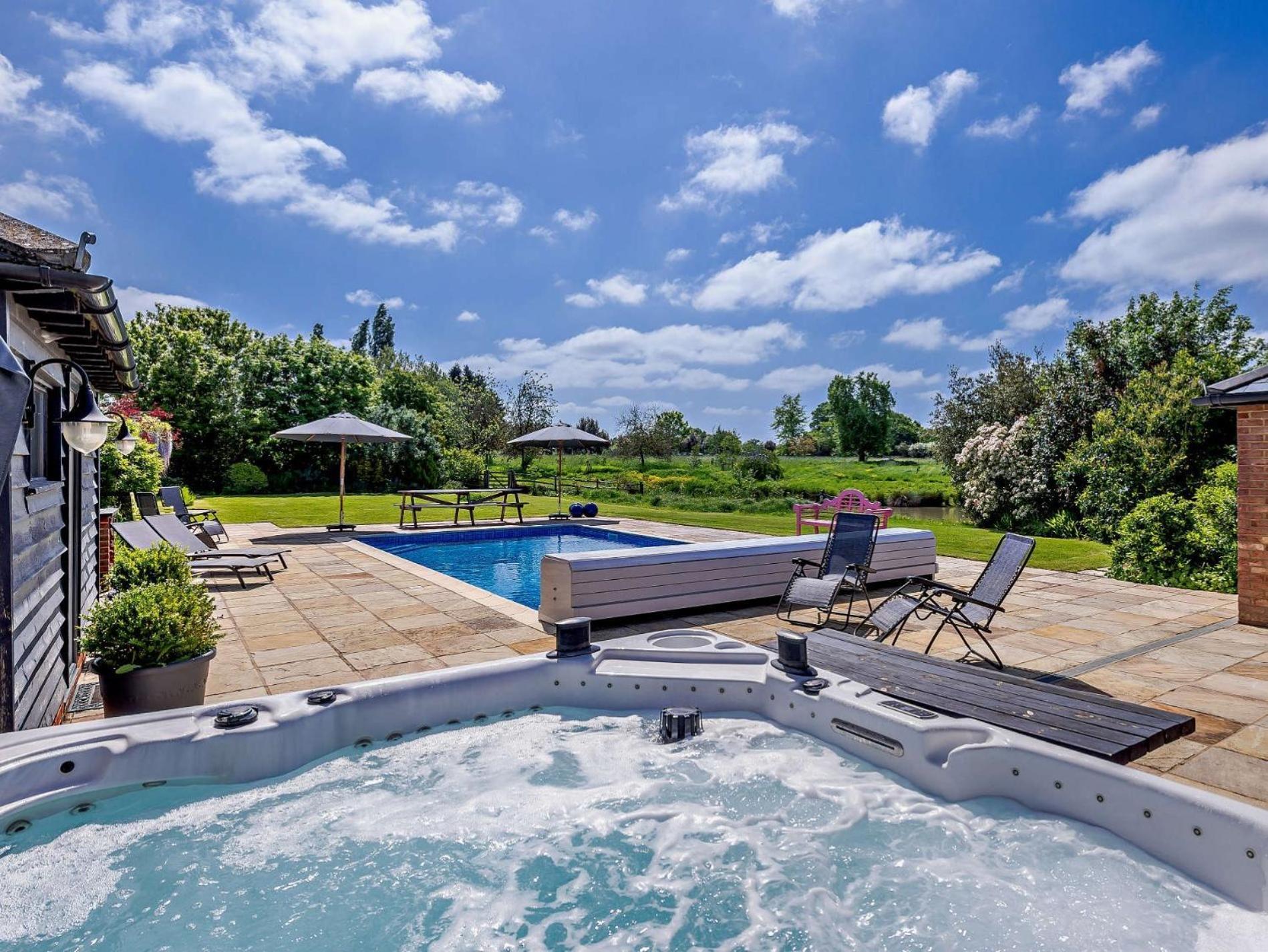 Villa 5 Bed In Smarden 76428 Esterno foto